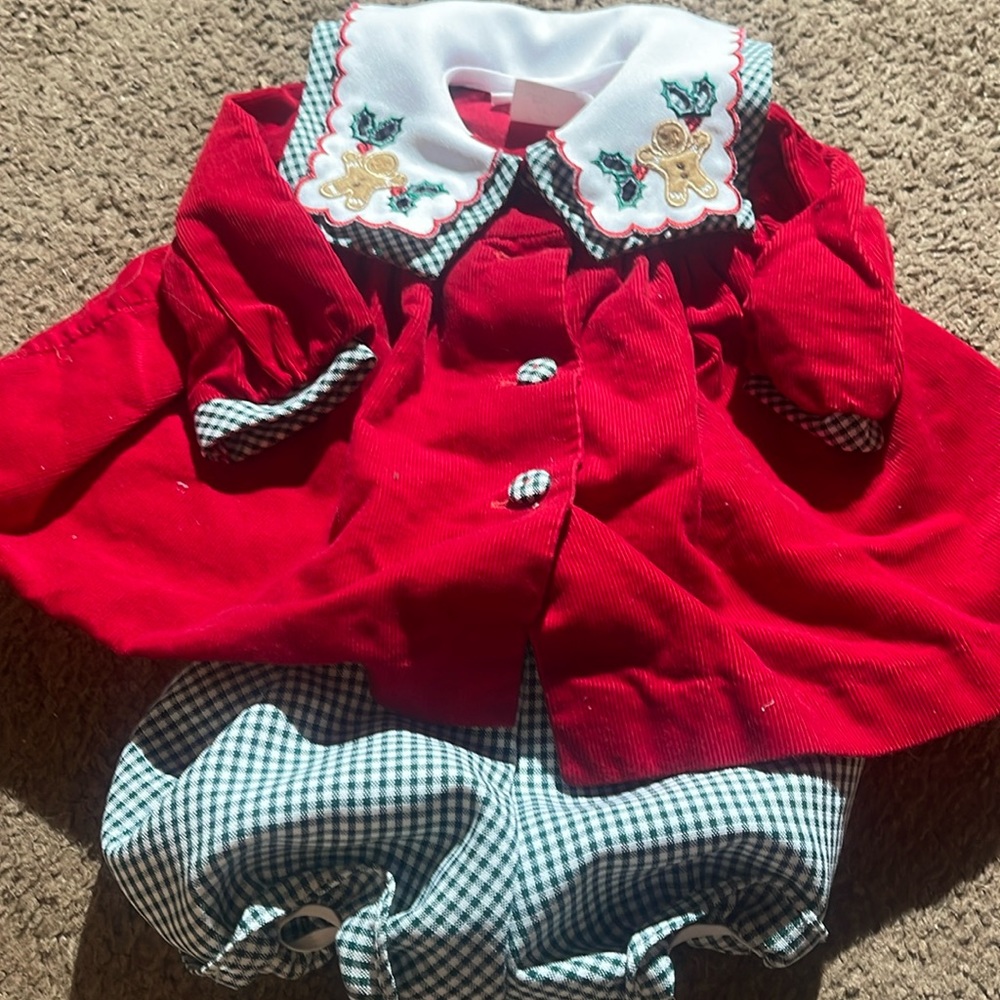 3-6 month girls Christmas dress with matching bloomers. Red green.